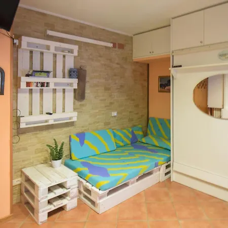 Apartament Awesome In With Wifi